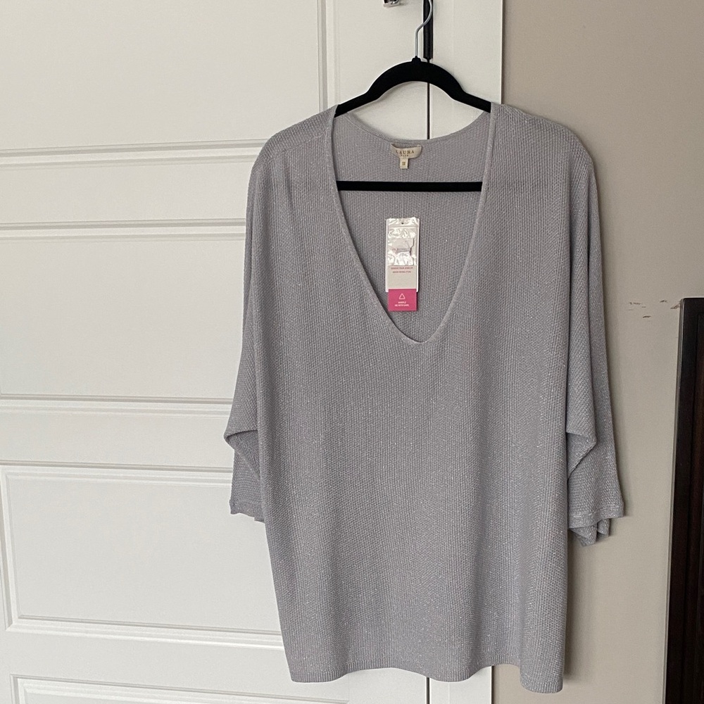Beautiful v-neck lightweight 3/4 sleeve sweater grey with silver thread shimmer